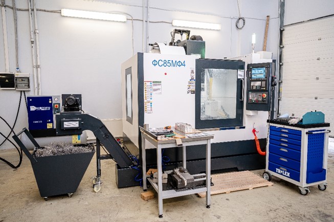 Фрезерный станок с ЧПУ ФС85МФ4